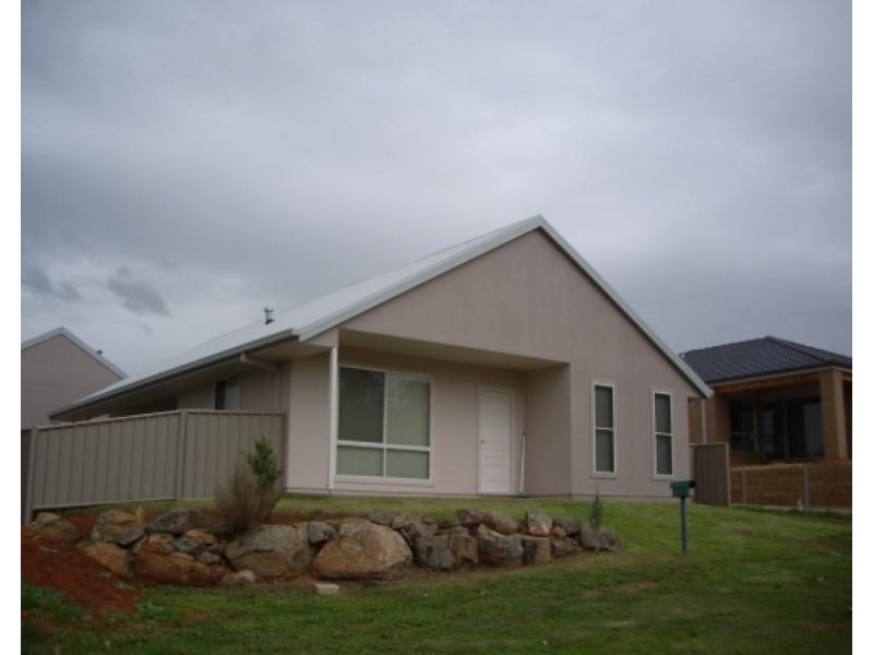 93 YARRALUMLA DRIVE, Wodonga VIC 3690