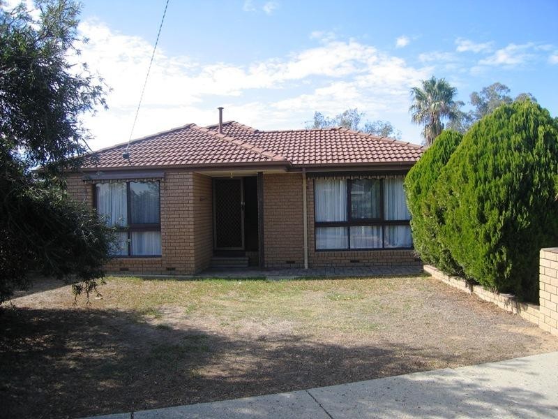 30 SERPENTINE AVENUE, Wodonga VIC 3690