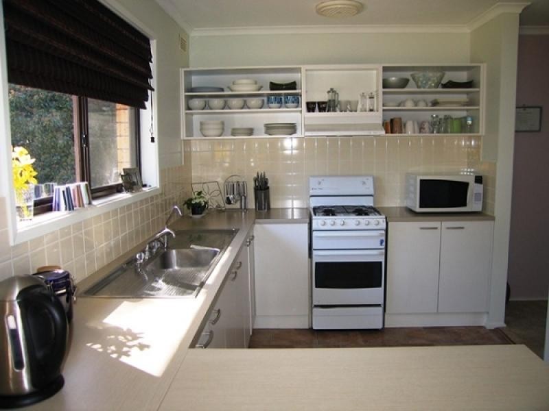 8 WILTSHIRE CRESCENT, Wodonga VIC 3690