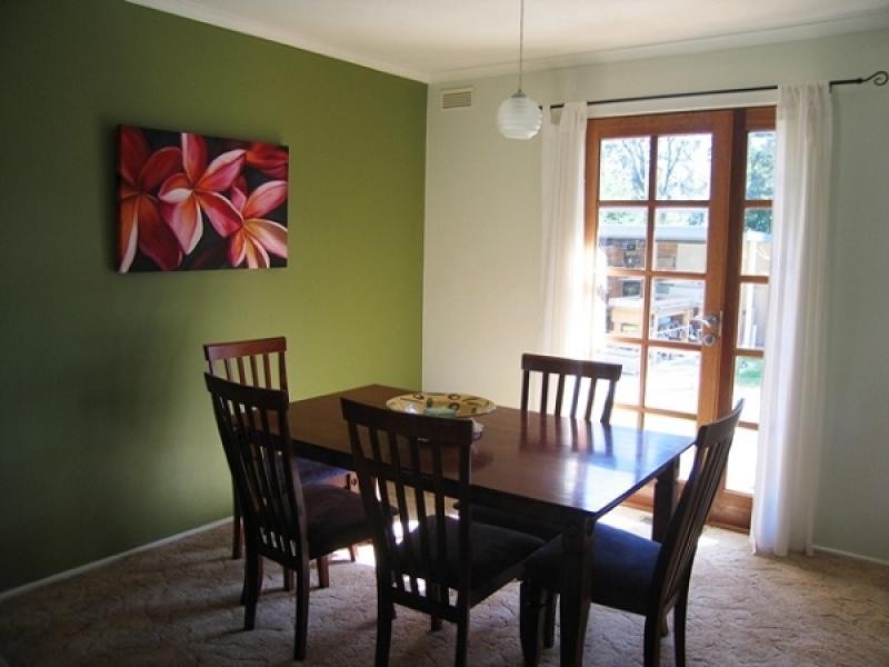 8 WILTSHIRE CRESCENT, Wodonga VIC 3690