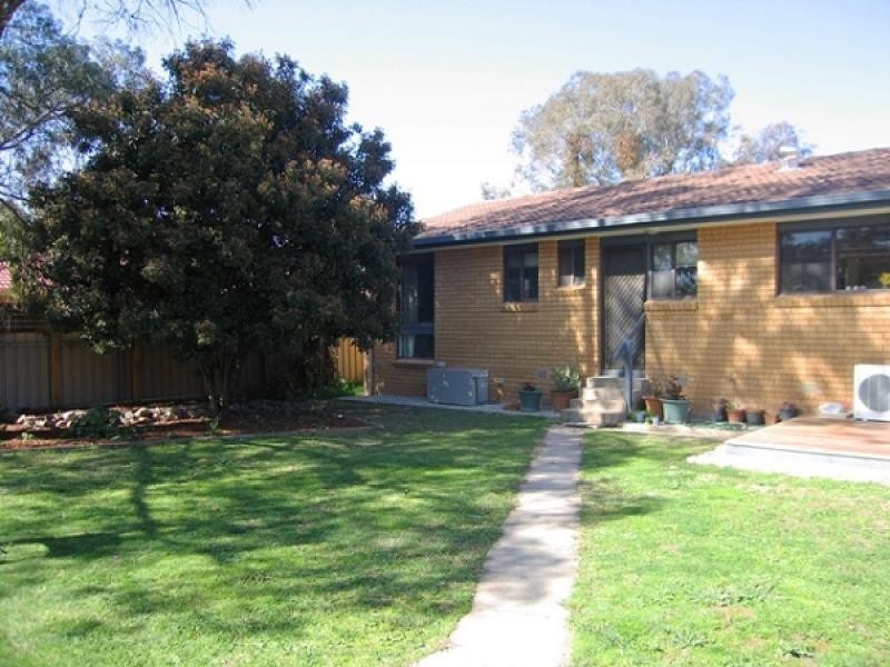 8 WILTSHIRE CRESCENT, Wodonga VIC 3690