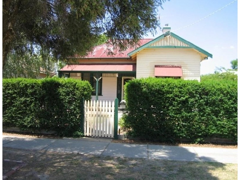 151 LAWRENCE STREET, Wodonga VIC 3690