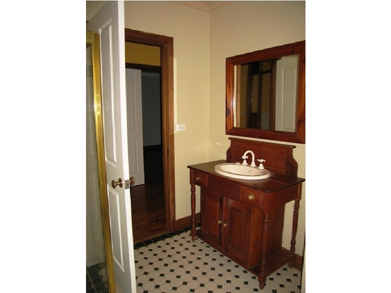 151 LAWRENCE STREET, Wodonga VIC 3690