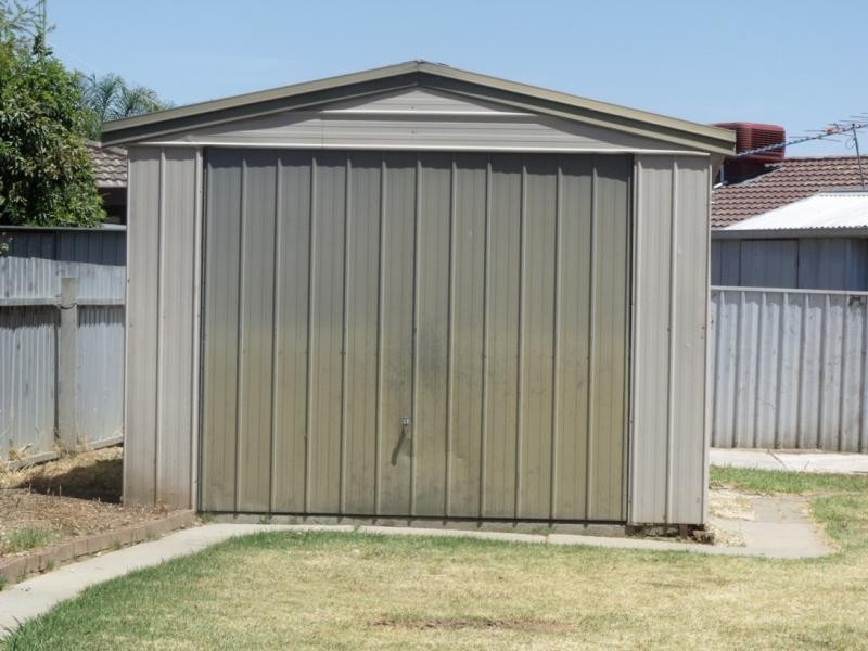 1 SERPENTINE, West Wodonga VIC 3690