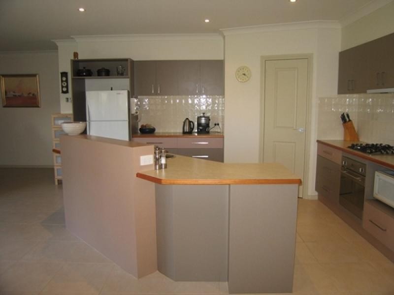 33 CARAWAY STREET, Baranduda VIC 3691