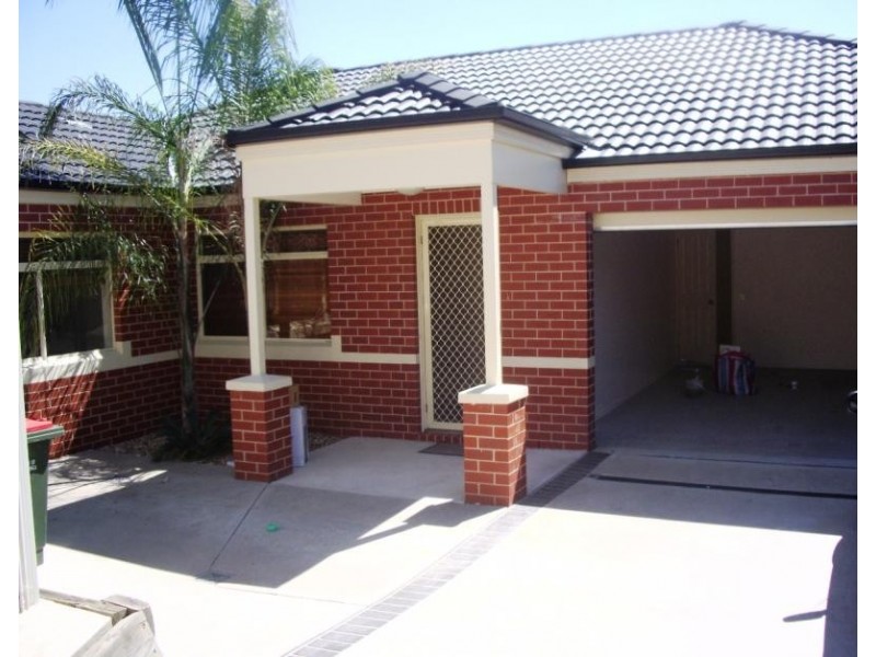 2/108 LAWRENCE STREET, Wodonga VIC 3690