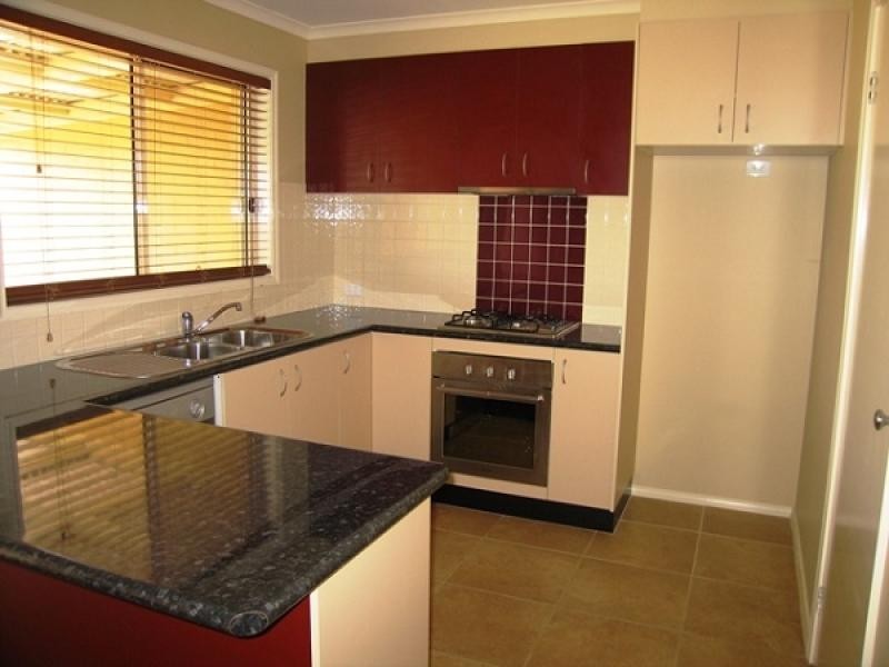 8 BUTTERWORTH PLACE, Wodonga VIC 3690
