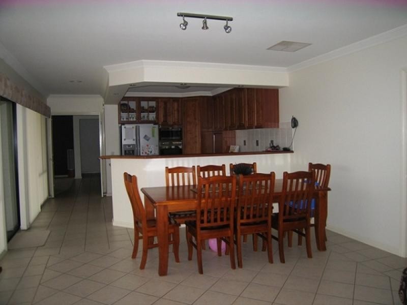 18 Parkfield Drive, Wodonga VIC 3690