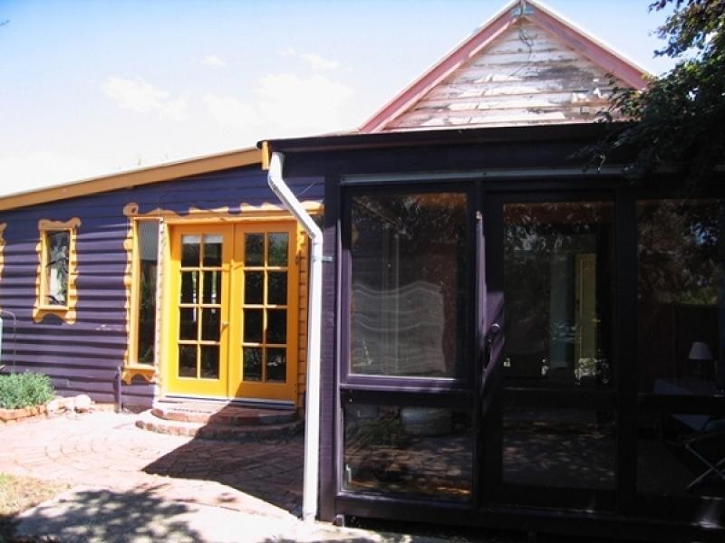 8 Main Street, Chiltern VIC 3683