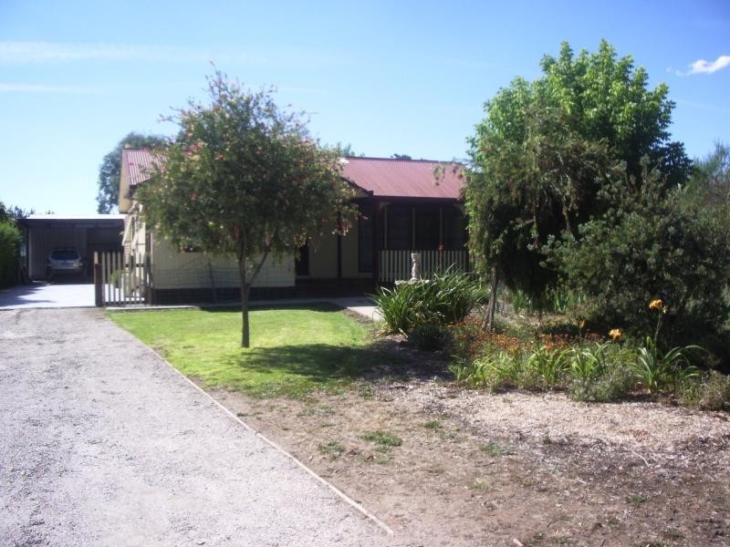 3 Huon Road, Tangambalanga VIC 3691