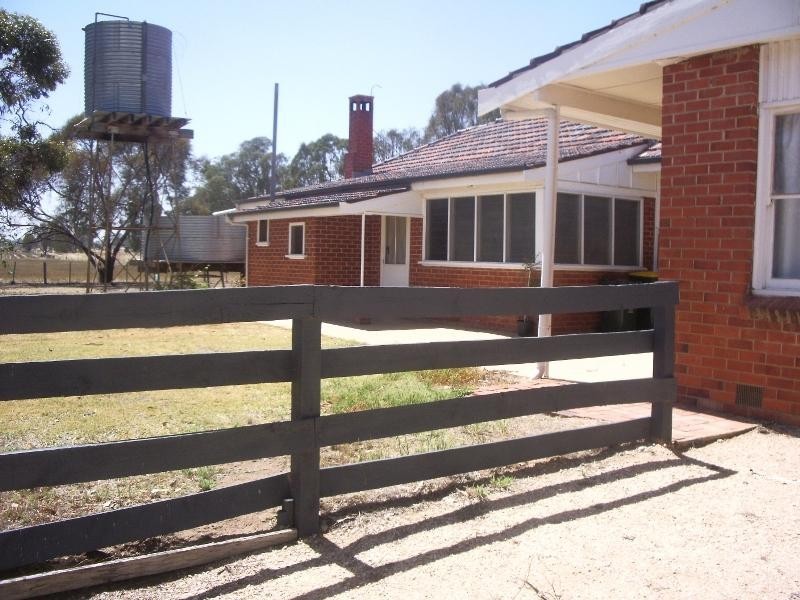 87 Smiths Road, Springhurst VIC 3682