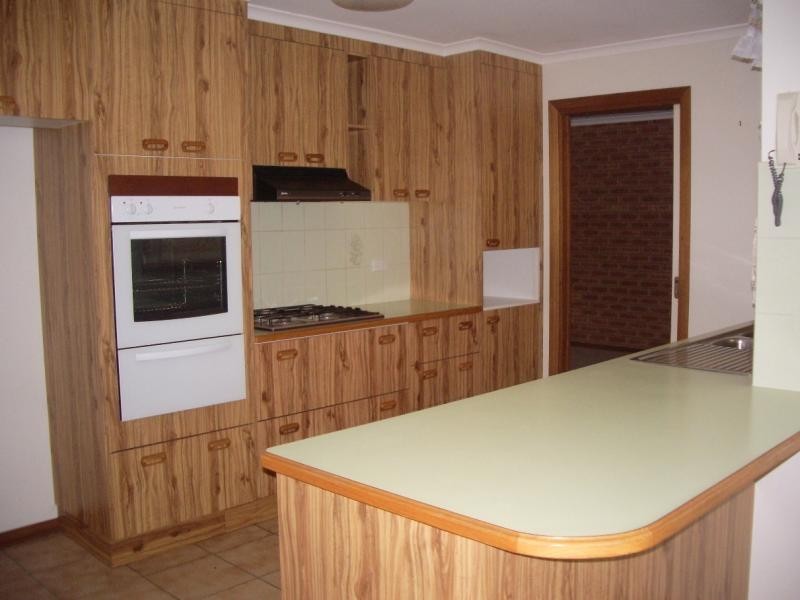 144 DeKerrileau Dr, Wodonga VIC 3690