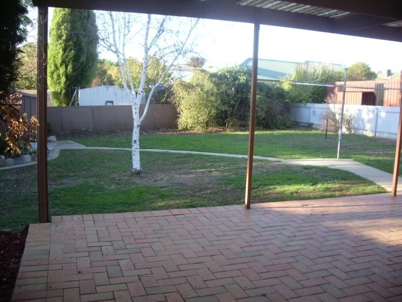 144 DeKerrileau Dr, Wodonga VIC 3690