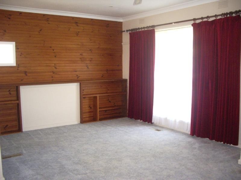 8 Mark Street, Wodonga VIC 3690