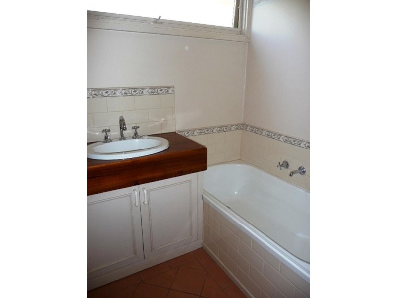 30 McFarland Road, Wodonga VIC 3690