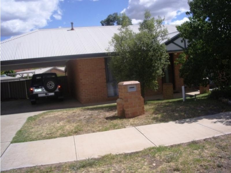 32 Riverview Tce, Wodonga VIC 3690