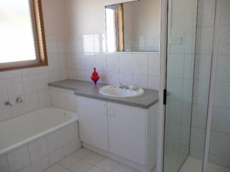 Unit 2, 12 Raven Court, Wodonga VIC 3690