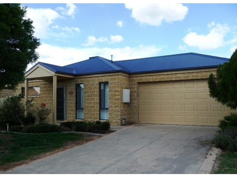 24 Schubert Crescent, Wodonga VIC 3690