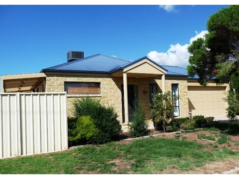 24 Schubert Crescent, Wodonga VIC 3690
