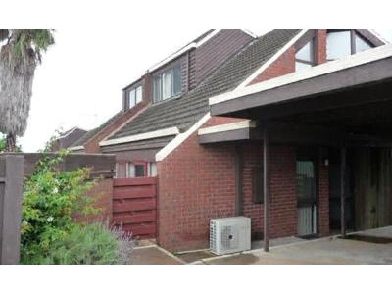 11/30 Lawrence Street, Wodonga VIC 3690