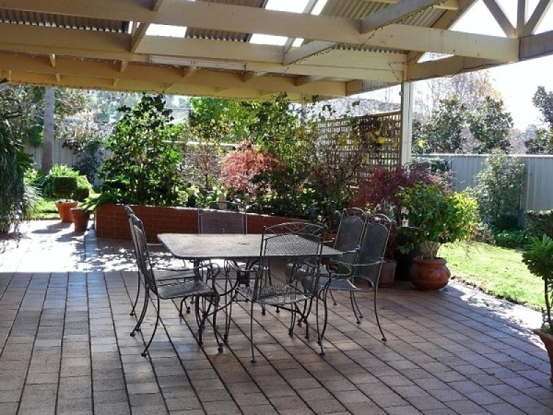 2 Avondale Drive, Wodonga VIC 3690