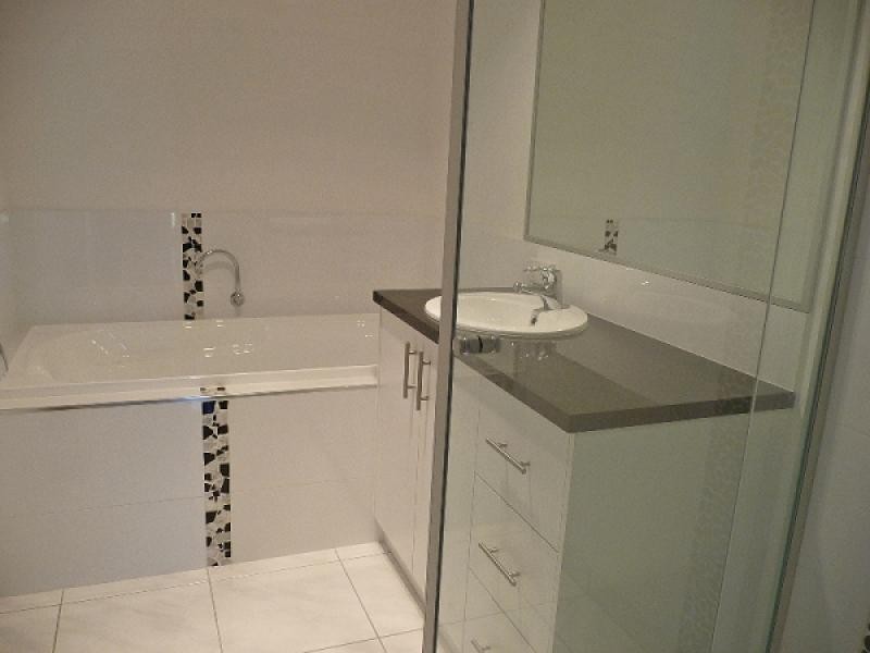 8 Mark Street, Wodonga VIC 3690