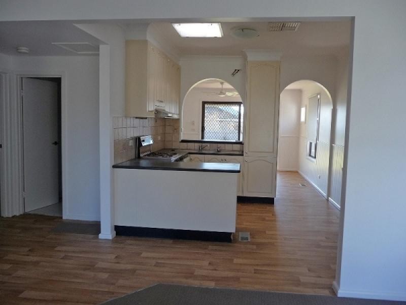 8 Mark Street, Wodonga VIC 3690