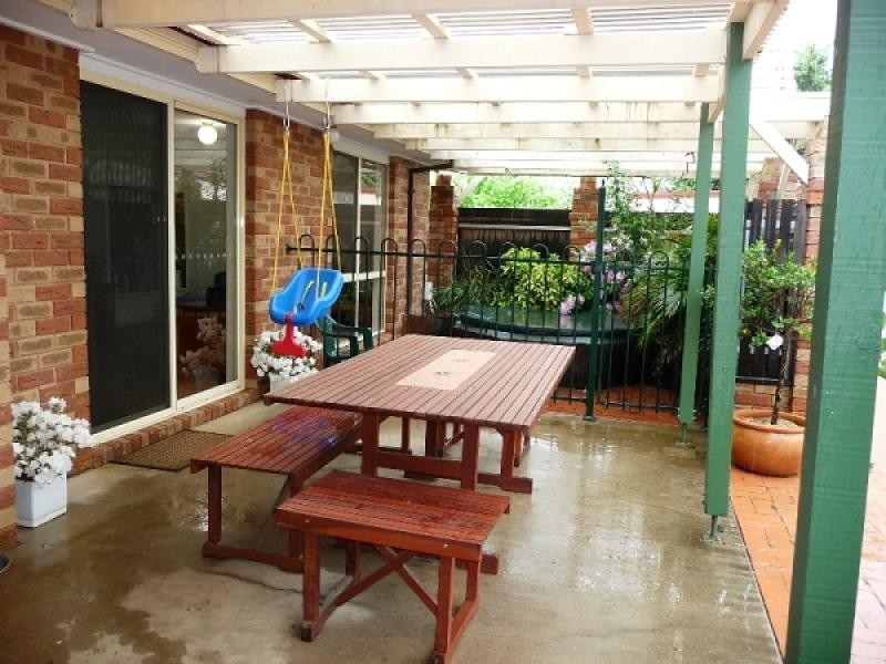 8 Mashie Way, Wodonga VIC 3690
