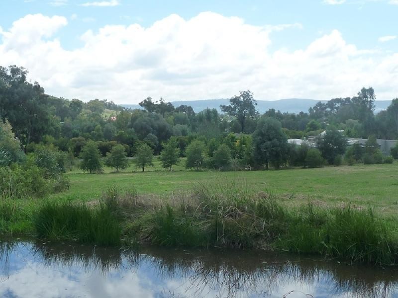 6 Riversdale Place, West Wodonga VIC 3690