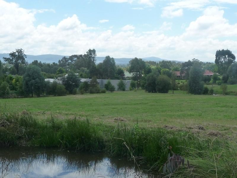 6 Riversdale Place, West Wodonga VIC 3690