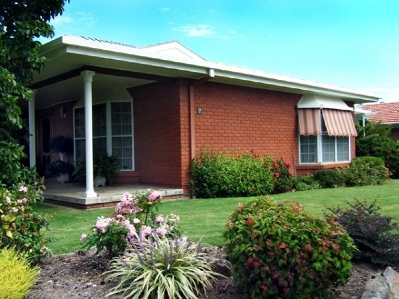 7 Sans Souci Drive, Wodonga VIC 3690