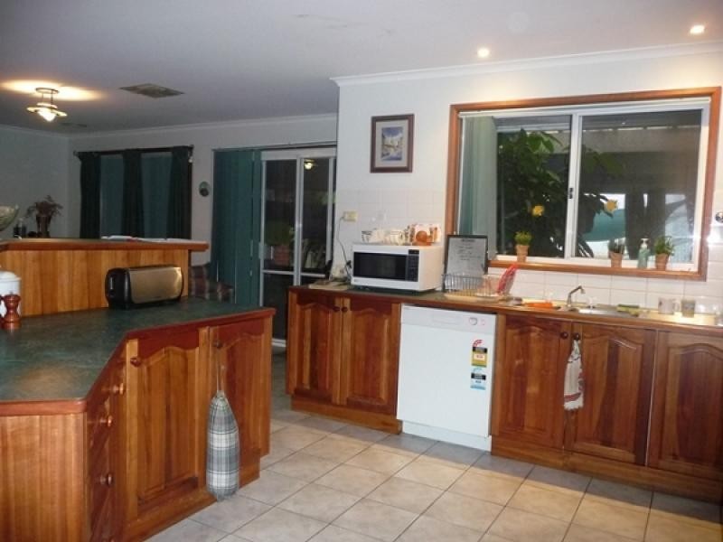 1 Falcon Circuit, Wodonga VIC 3690