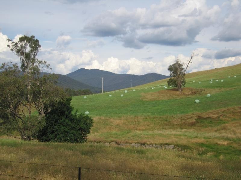 HONEYSUCKLE ROAD, Tallangatta VIC 3700