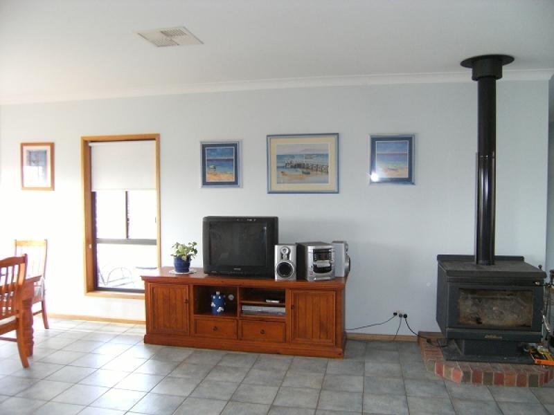36 Alexandra Way, Table Top NSW 2640
