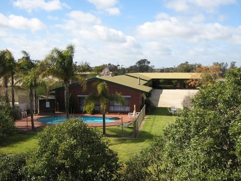 330 Honour Avenue, Corowa NSW 2646