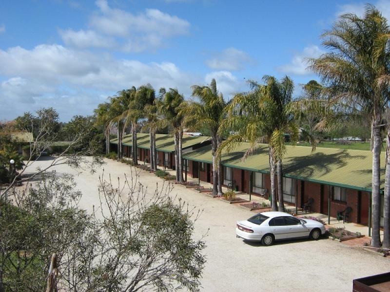 330 Honour Avenue, Corowa NSW 2646