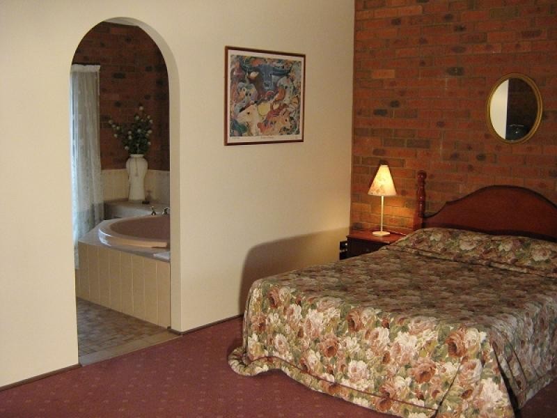 330 Honour Avenue, Corowa NSW 2646