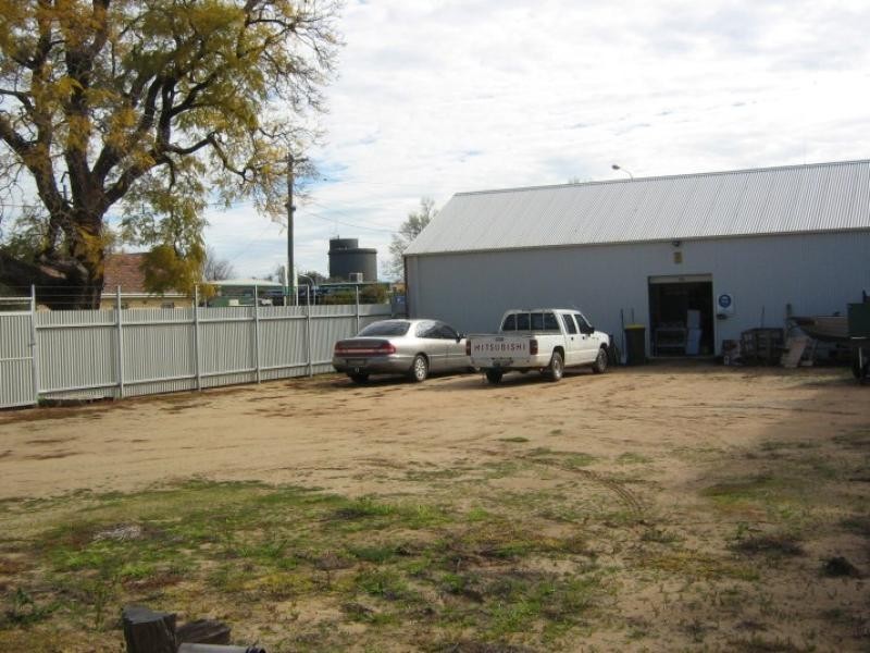 73 Lachlan Street, Hay NSW 2711