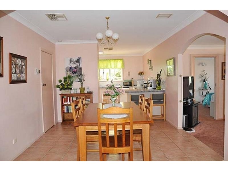 565 Noorla Place, Lavington, Albury NSW 2640