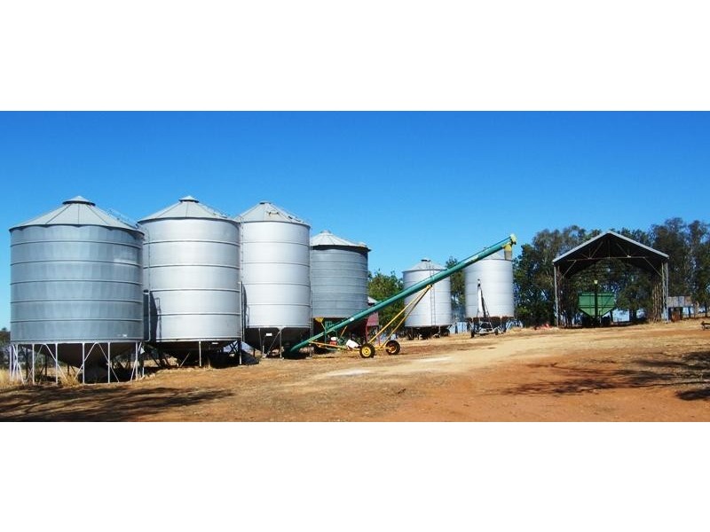 118 Mullemblah Road, Walbundrie NSW 2642