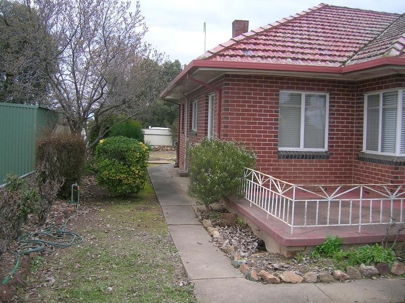 27 Commercial Street, Walla Walla NSW 2659