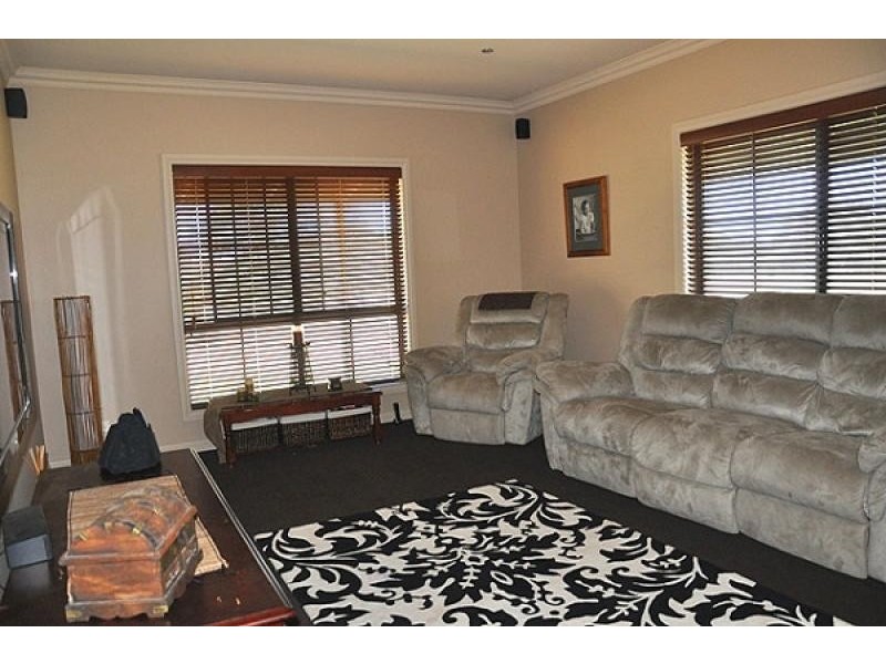 6 Swallow Lane, Jindera NSW 2642