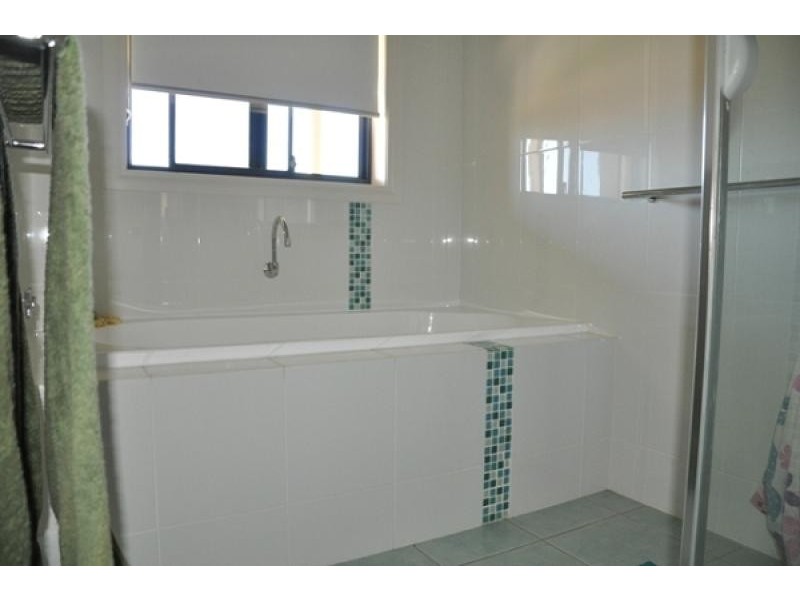 6 Swallow Lane, Jindera NSW 2642