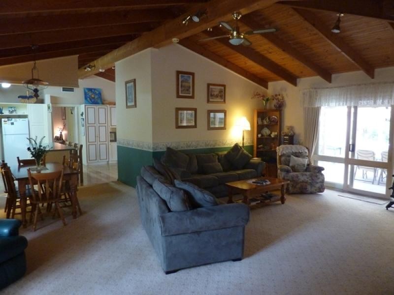 108 Short Street, Howlong NSW 2643