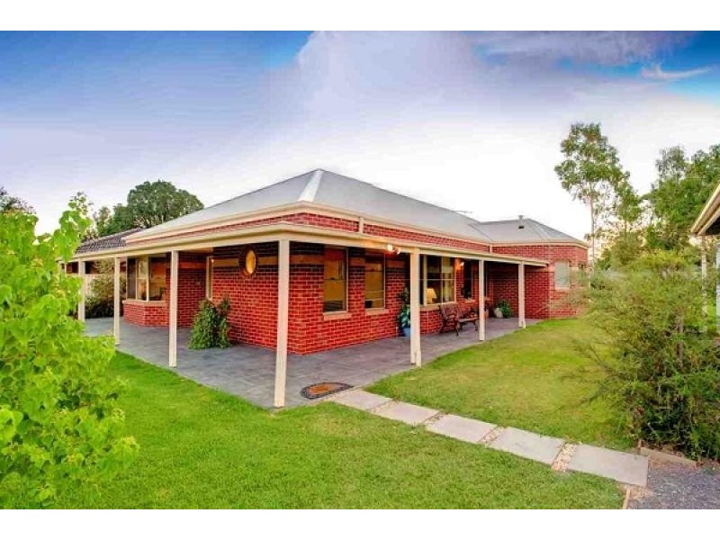 103 Hume Street, Howlong NSW 2643