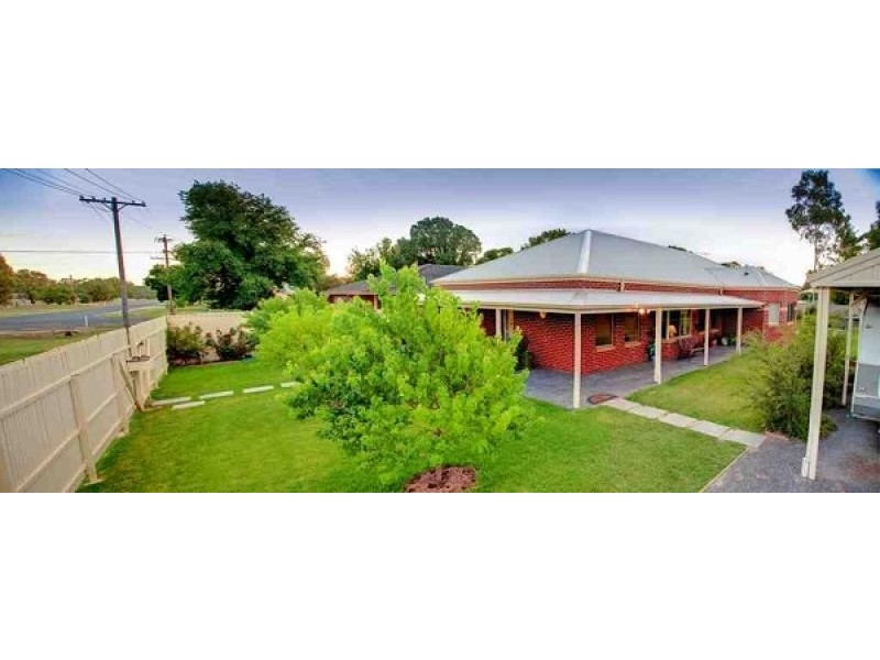 103 Hume Street, Howlong NSW 2643