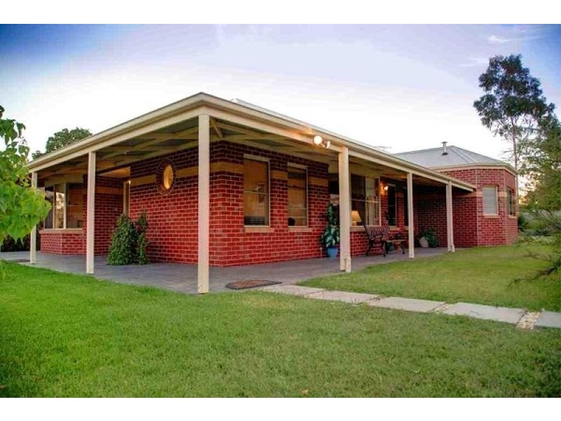 103 Hume Street, Howlong NSW 2643