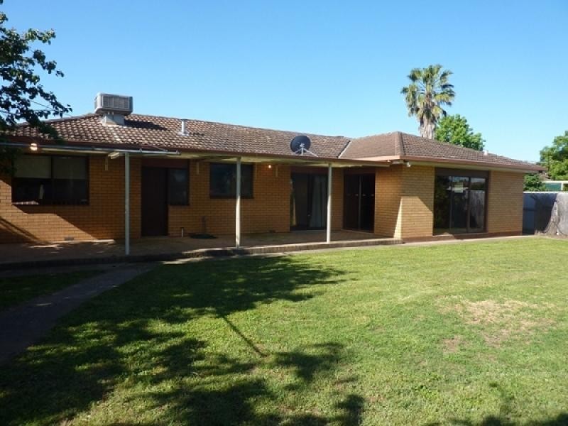 88 Kennedy St, Howlong NSW 2643