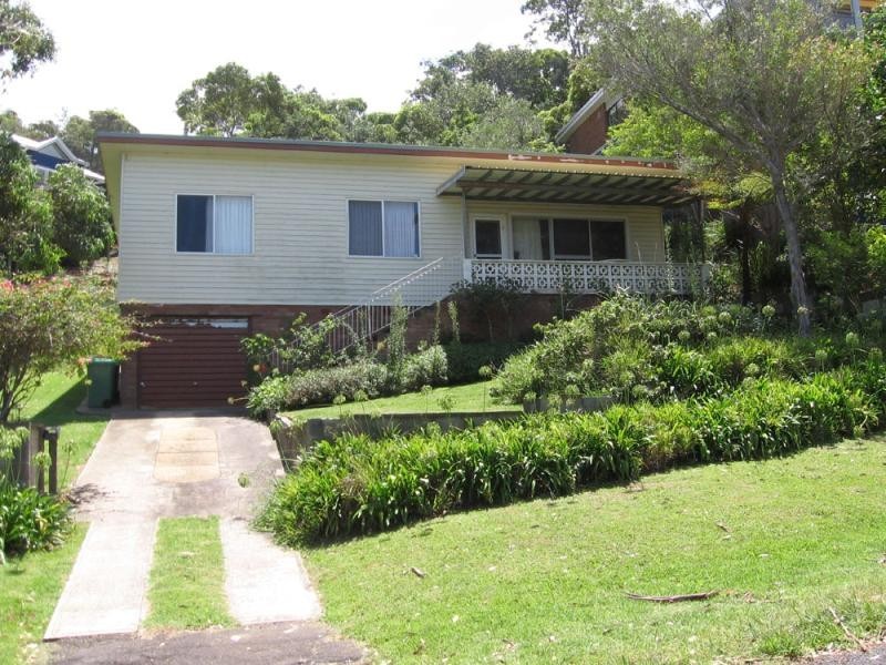 15 Fiesta Crescent, Copacabana NSW 2251