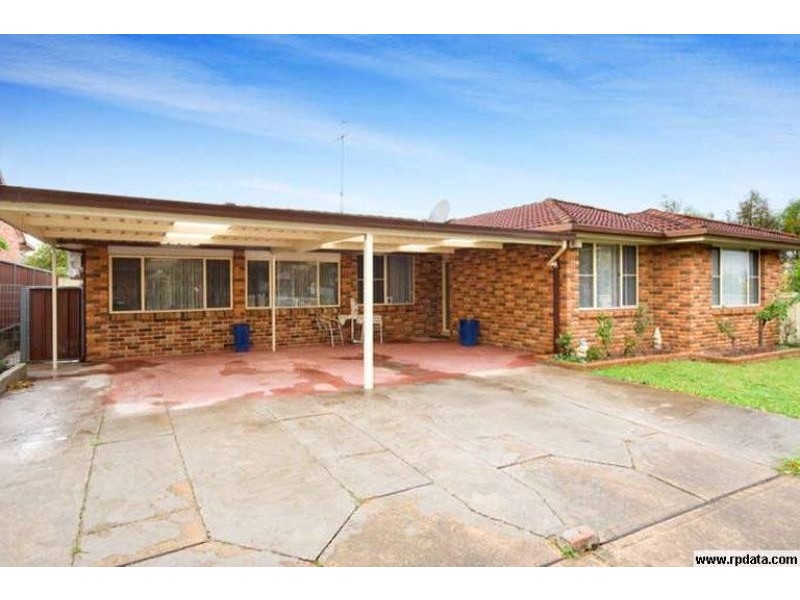 4 AMBROSE ST, Glendenning NSW 2761